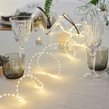 Sirius Kiki– en lyskæde med 155 LED placeret på 2 meter fine sølvtråde SIR30901